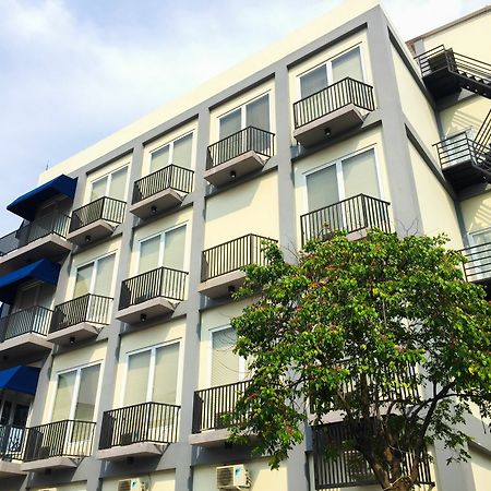 ג'קרטה Topaz Residence מראה חיצוני תמונה